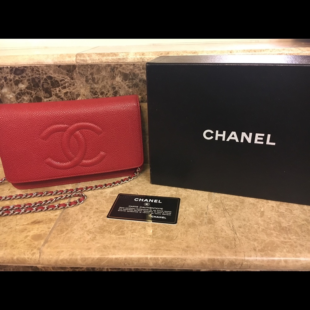 Chanel wallet on a chain